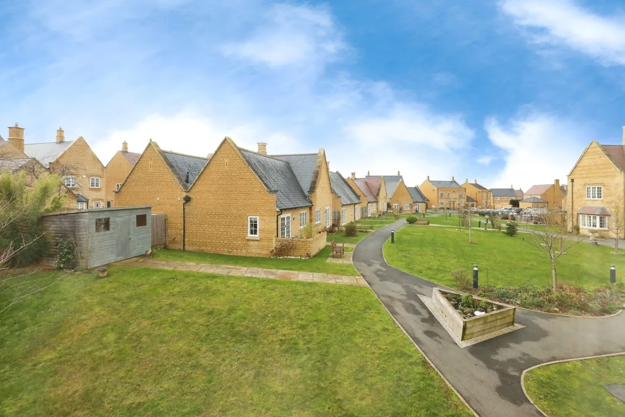 1 bed flat for sale, Sargent Square, Broadway, WR12