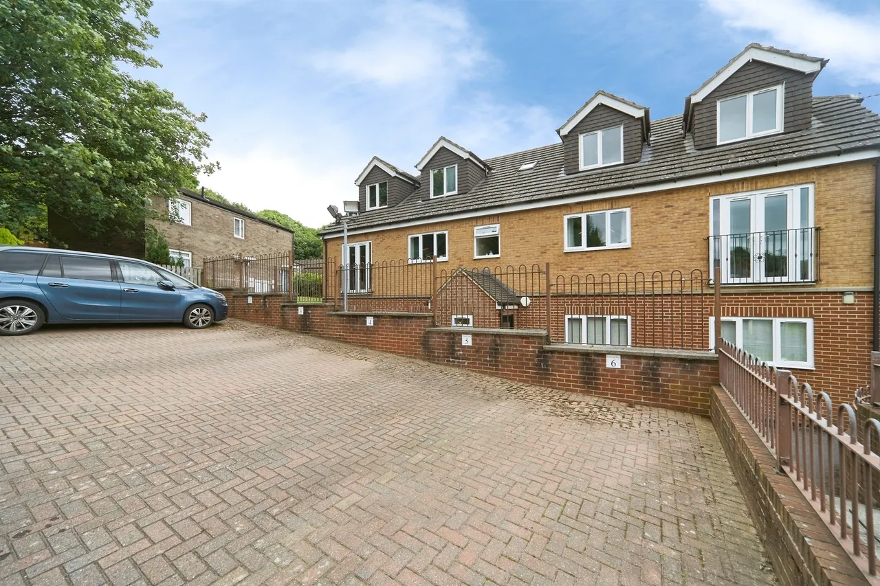 Iveson Road, Leeds, photo 11