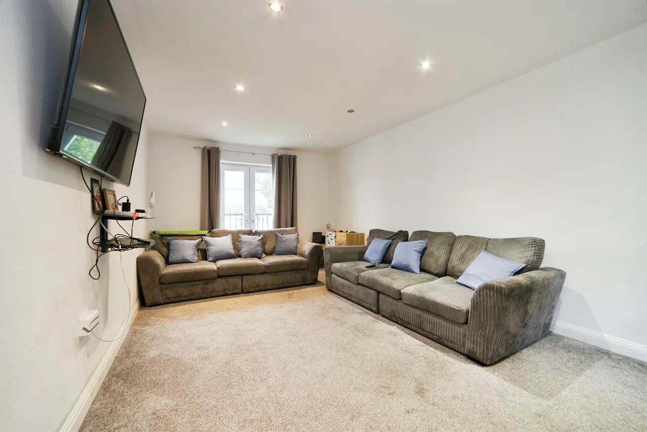 Iveson Road, Leeds, photo 4