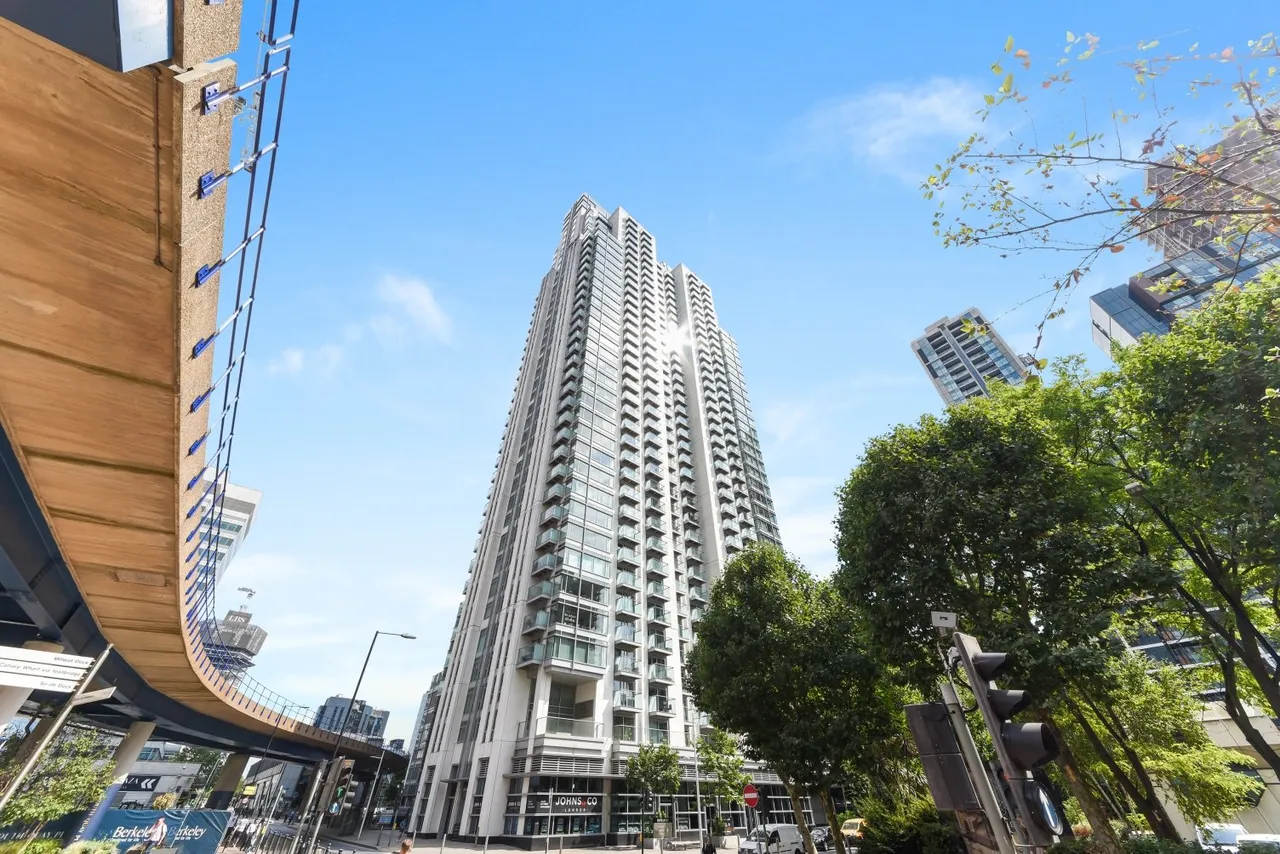 Pan Peninsula Square, Canary Wharf, E14, photo 13