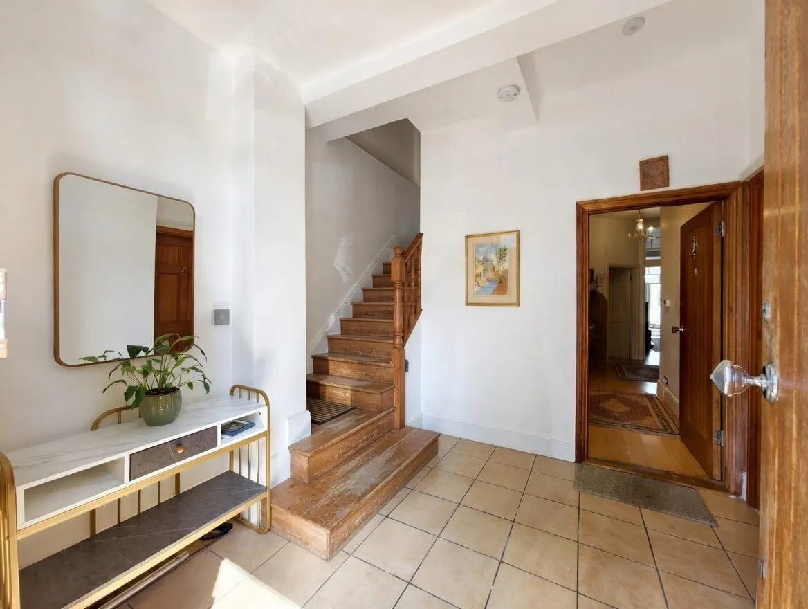 Staverton Road, London, NW2, photo 2