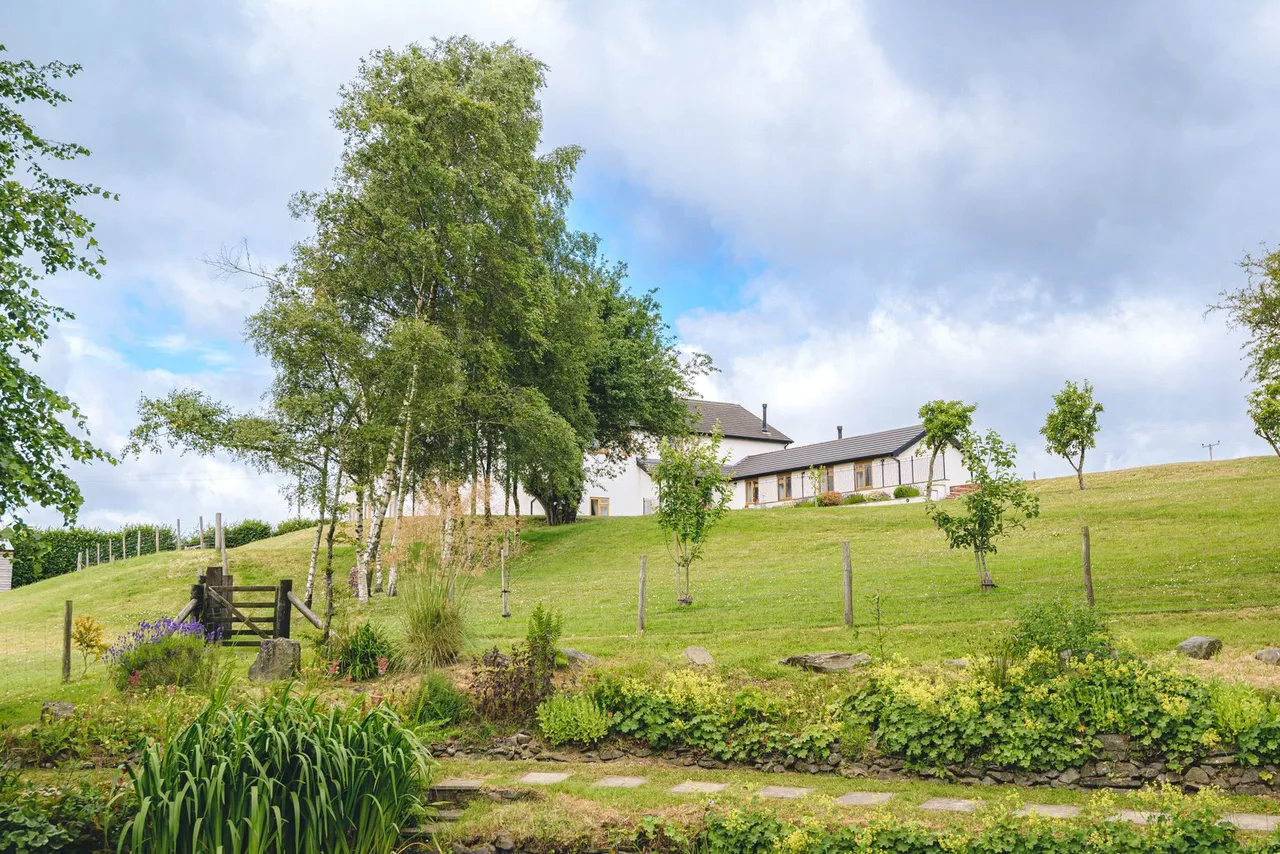 6 bed house for sale, Llanfair Caereinion, Welshpool