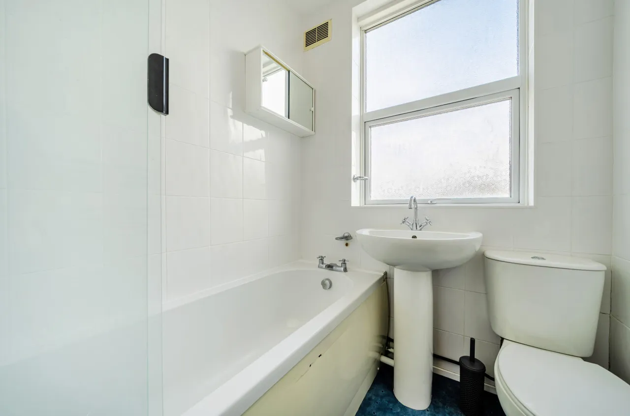 Hastings Avenue, Gosport, PO12, photo 9