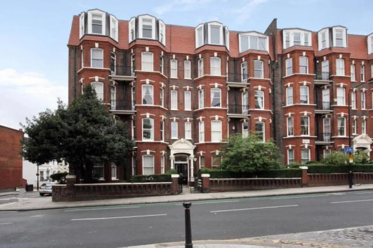 4 bed flat to rent — Sandwell Mansions, West End Lane, West Hampstead, NW6
