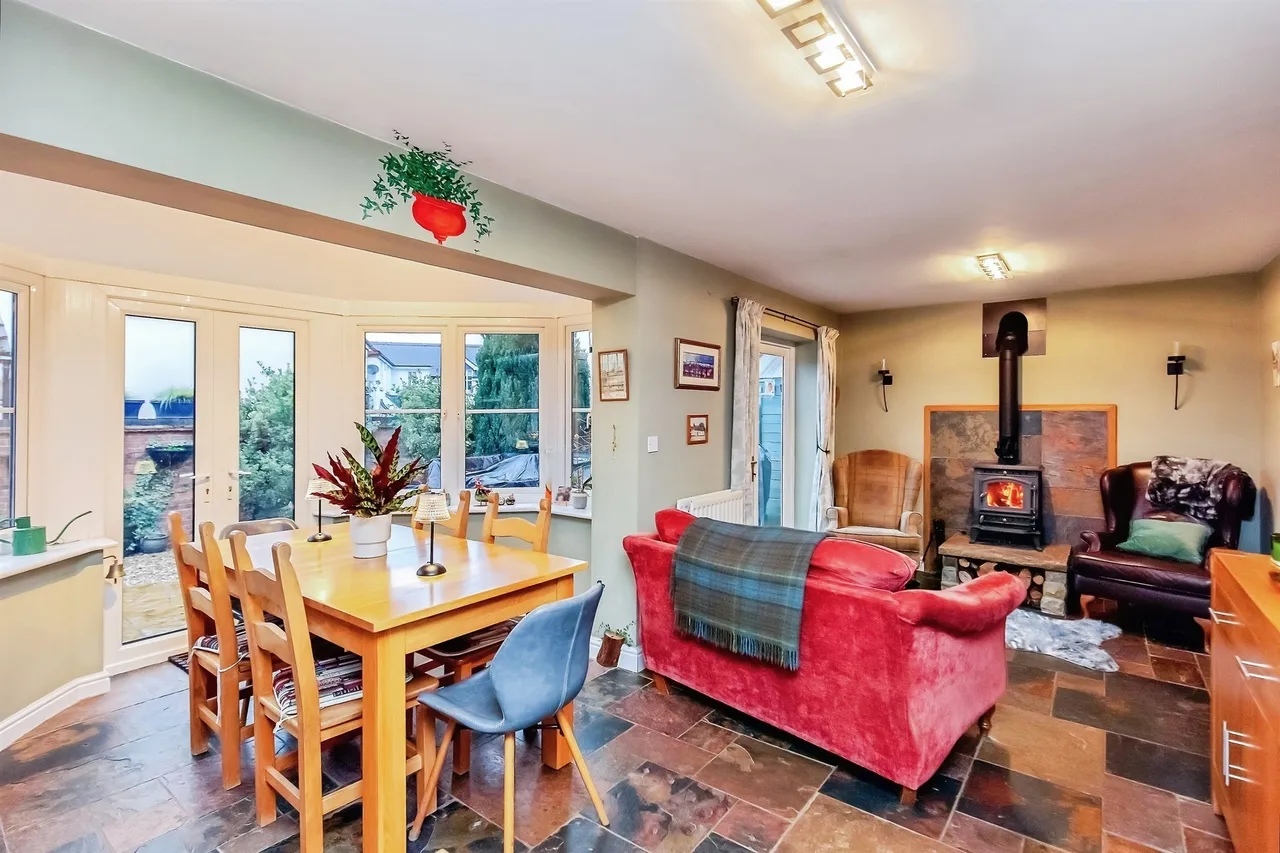 Glover Court, Middleton, Market Harborough, photo 6