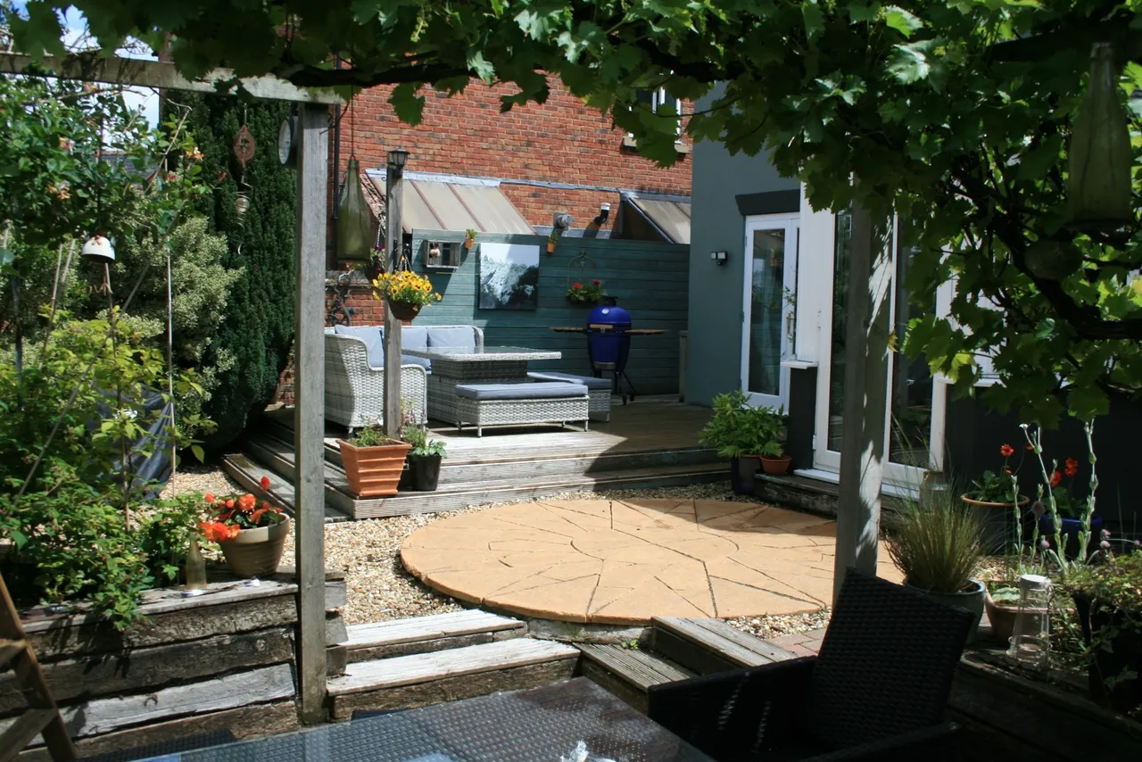 Glover Court, Middleton, Market Harborough, photo 8