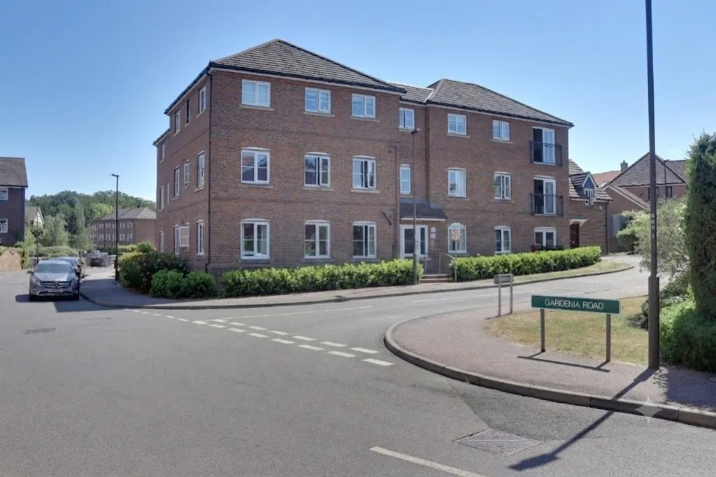 2 bed flat for sale, Brady Drive, Bickley, BR1