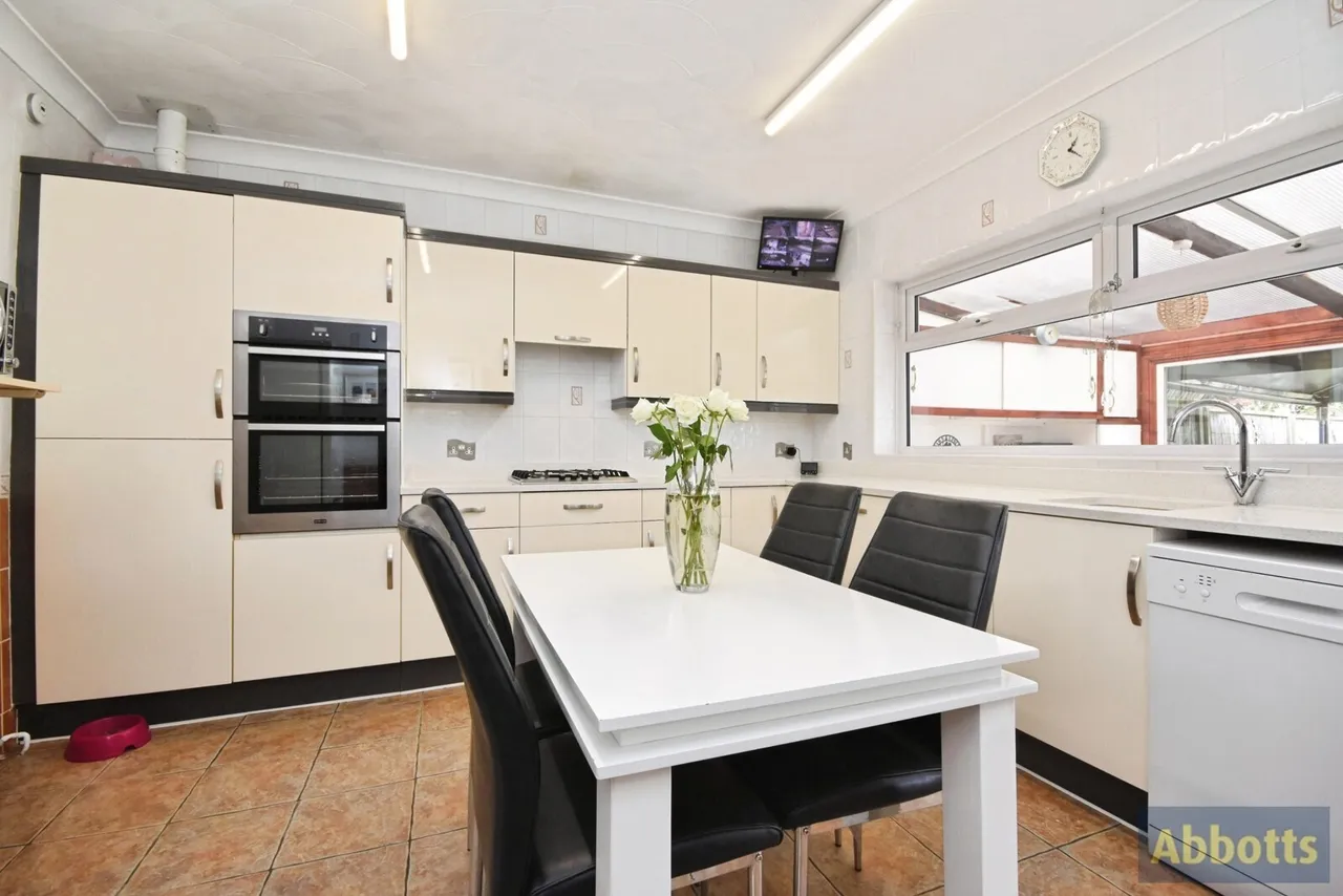 Bruce Grove, Wickford, Essex, SS11, photo 9