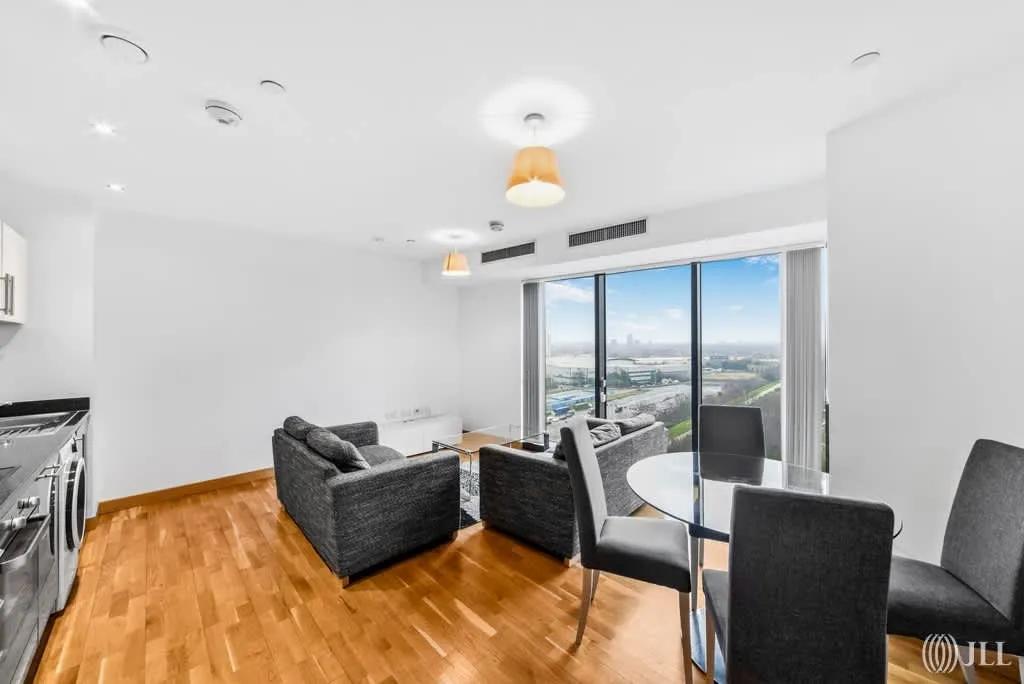 1 bed flat for sale, High Street, Stratford, E15