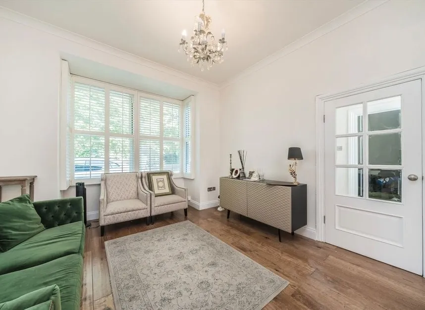 St. Stephens Road, Hounslow, TW3, photo 2