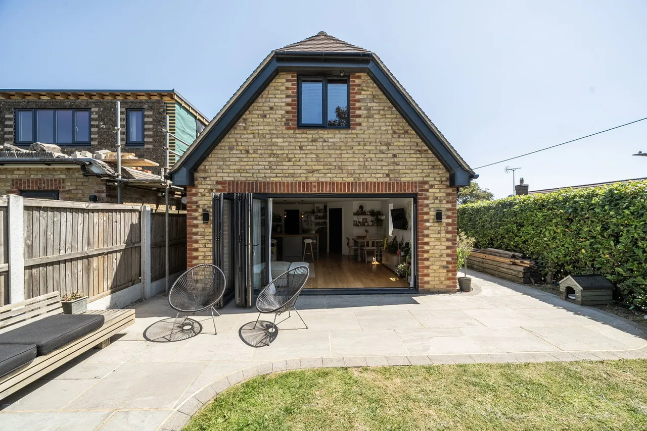 Clive Road, Cliffsend, photo 11
