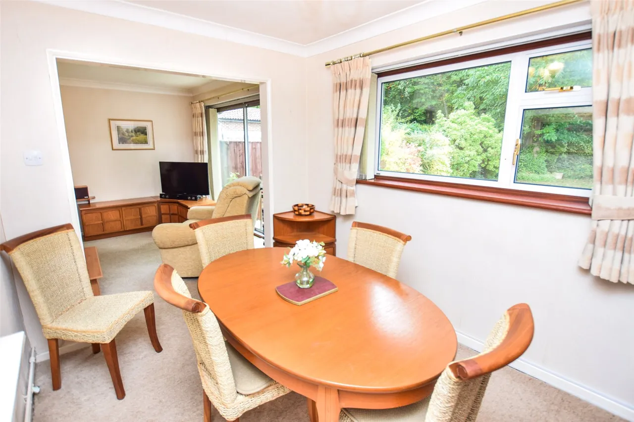 Pierrefondes Avenue, Farnborough, Hampshire, GU14 8NZ, photo 10