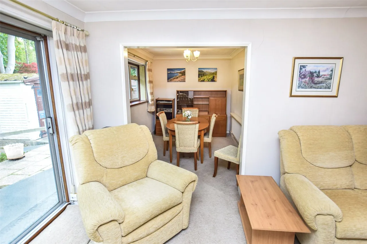 Pierrefondes Avenue, Farnborough, Hampshire, GU14 8NZ, photo 7