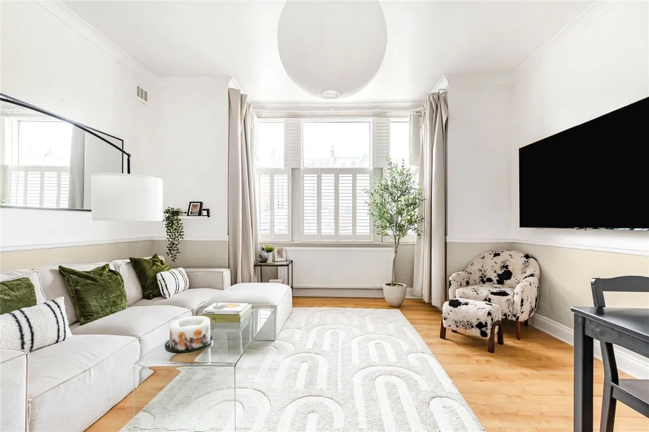 2 bed property for sale — Mitcham Lane, Furzedown