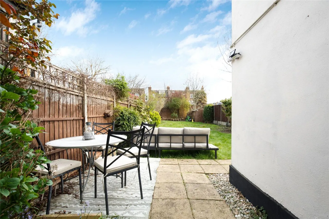 Mitcham Lane, Furzedown, photo 6
