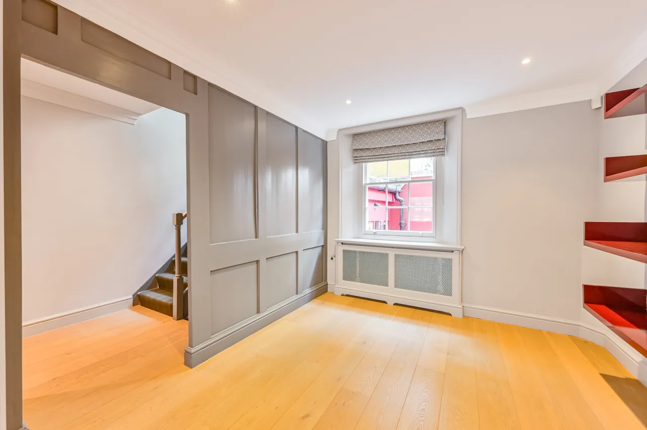 12 Colville Place, London, photo 5