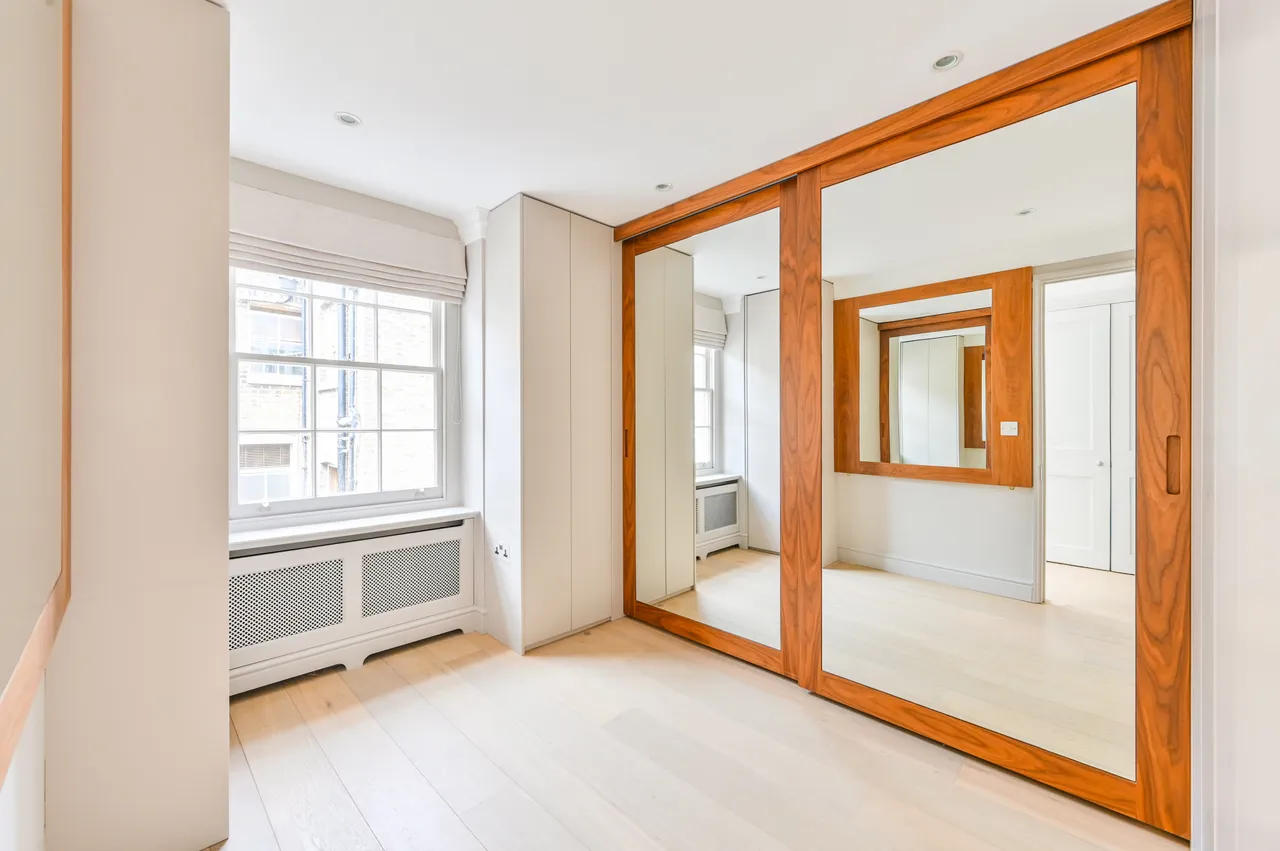12 Colville Place, London, photo 10