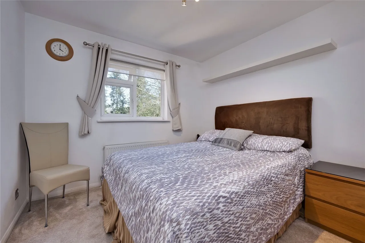 Oatlands Chase, Weybridge, Surrey, KT13, photo 9