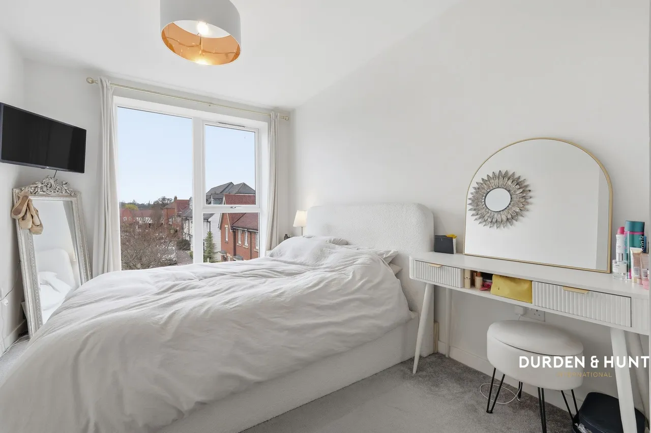 Academy Way, Loughton, IG10, photo 11