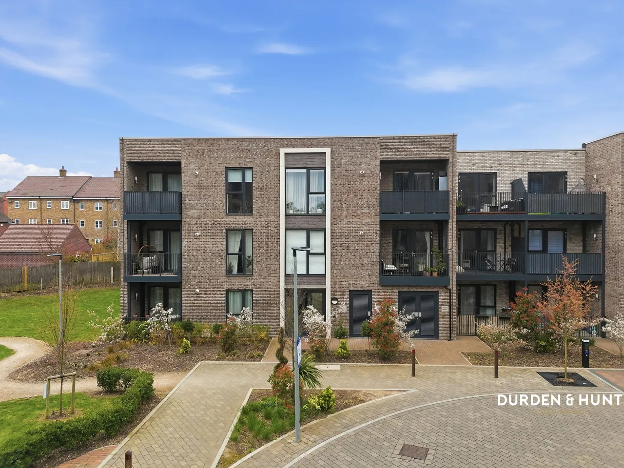 2 bed flat for sale, Academy Way, Loughton, IG10