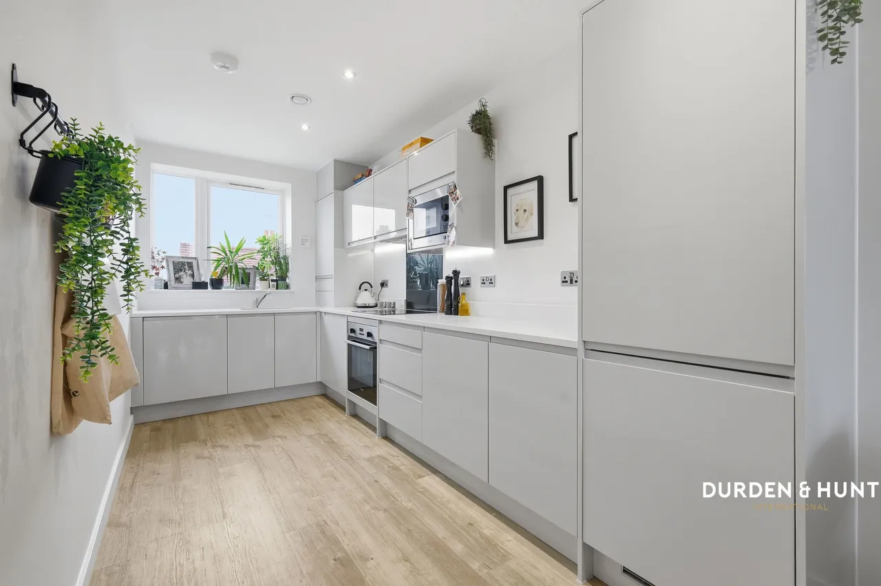 Academy Way, Loughton, IG10, photo 6