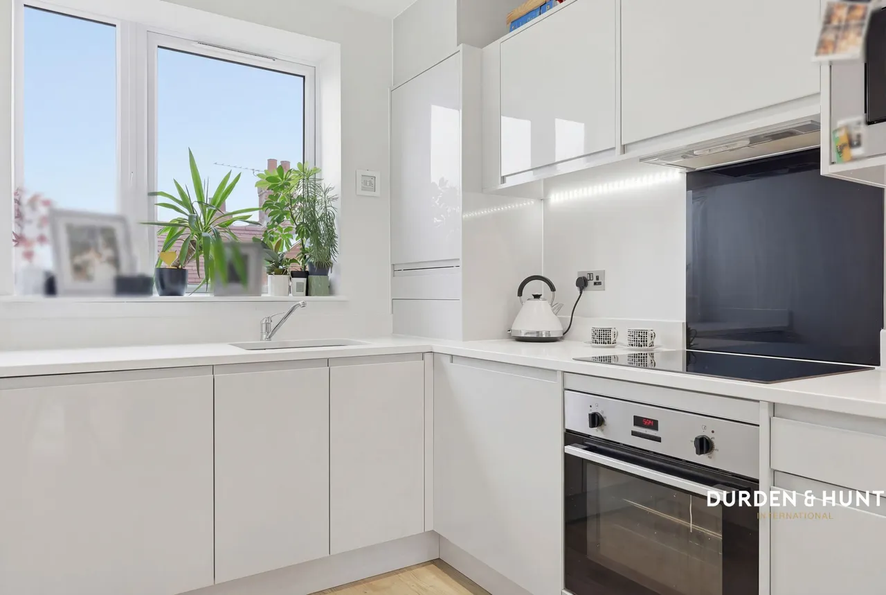 Academy Way, Loughton, IG10, photo 7