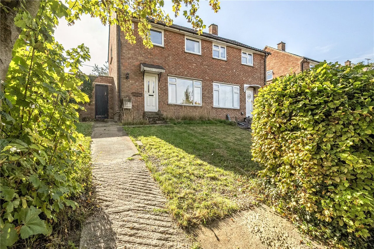 2 bed house for sale, Upper Isbury, Marlborough, SN8