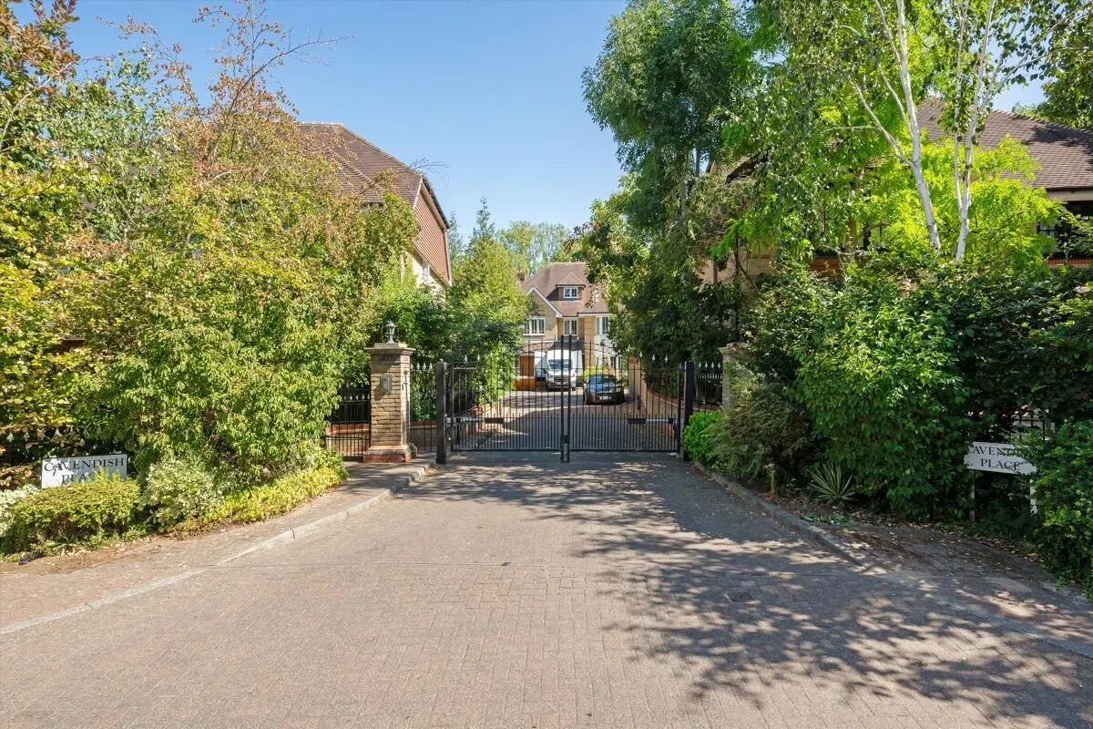 Cavendish Place, London, NW2, photo 18