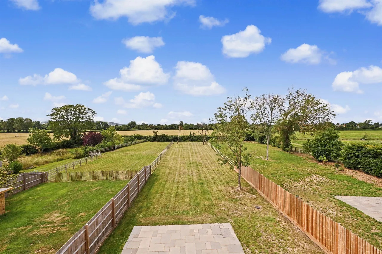 Chandlers Mews, Long Marston, HP23, photo 17