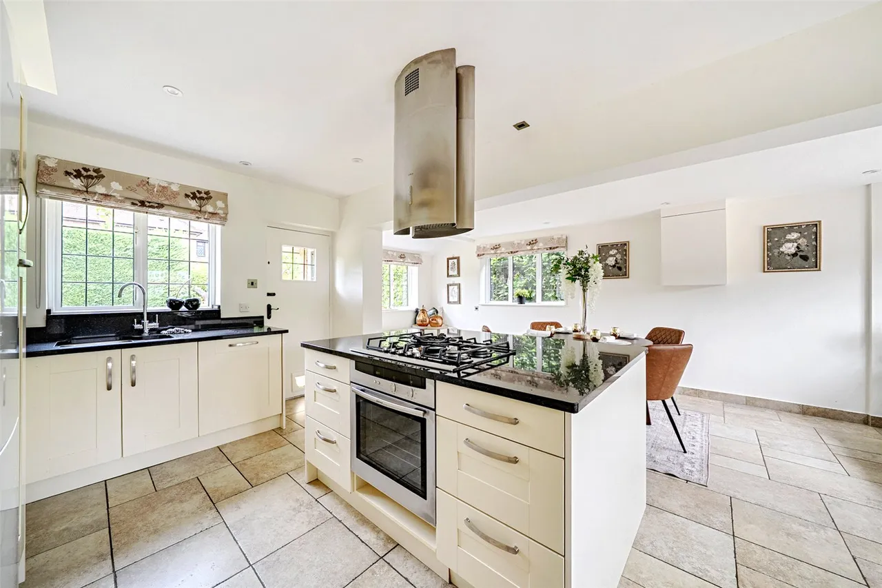 Denham Lane, Chalfont St. Peter, SL9, photo 5