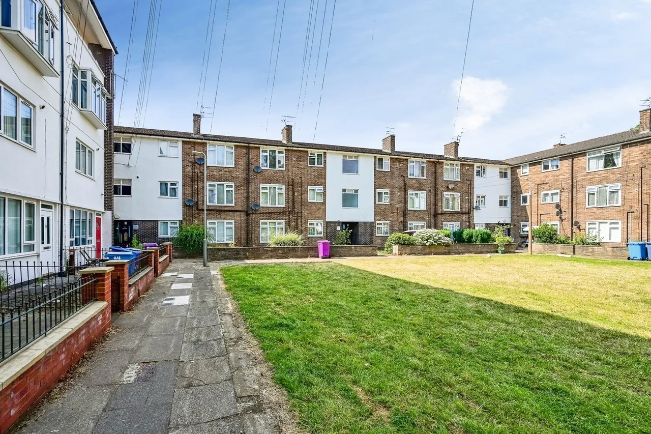 Ivy Avenue, Liverpool, L19, photo 2