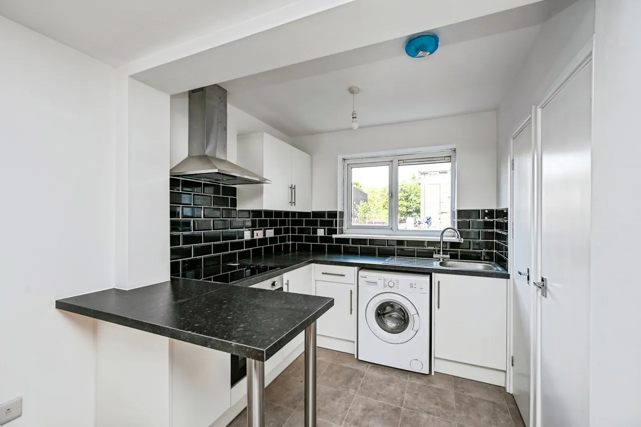 Ivy Avenue, Liverpool, L19, photo 4