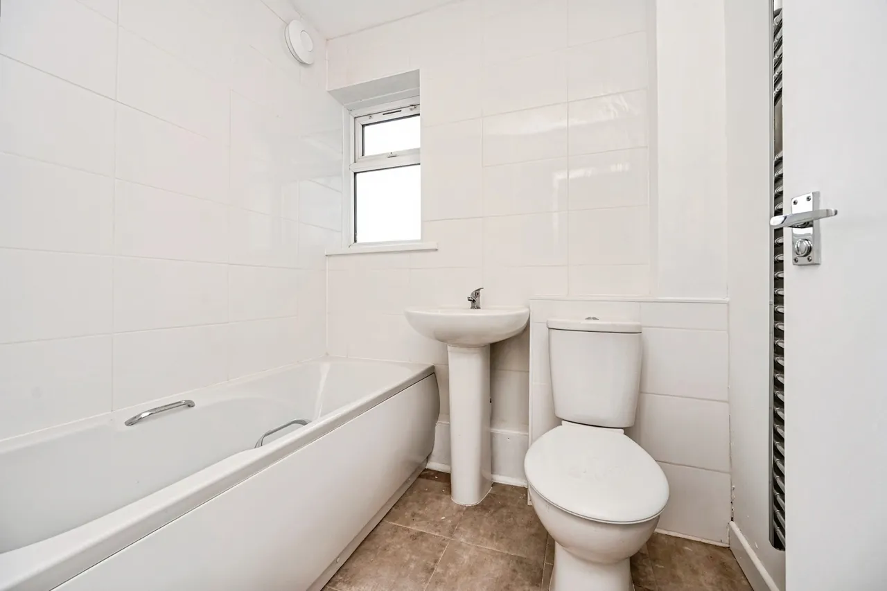 Ivy Avenue, Liverpool, L19, photo 12