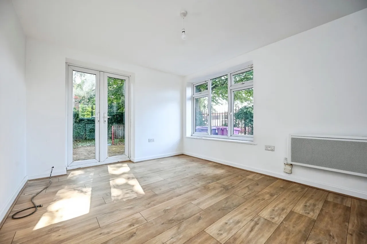 Ivy Avenue, Liverpool, L19, photo 6