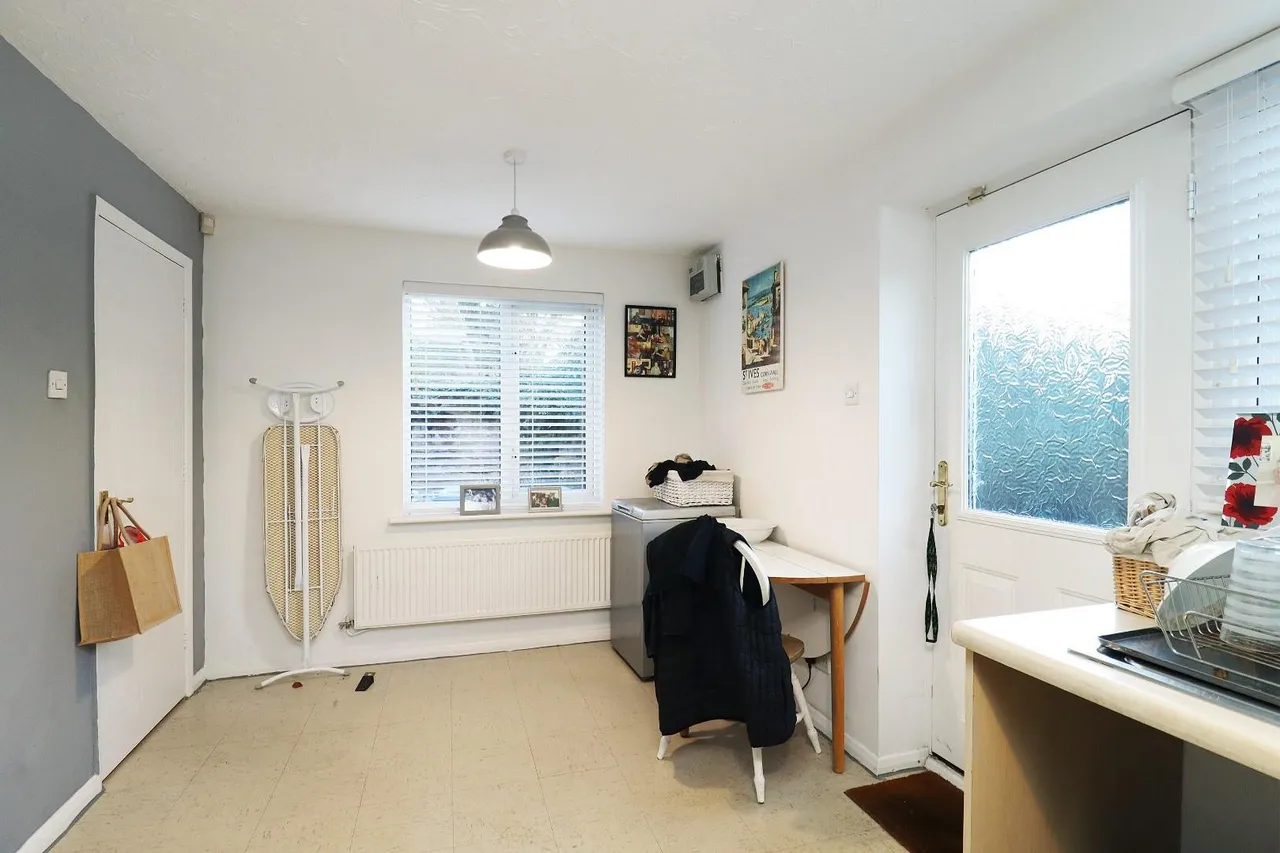 Inglesham Close, Baguley, Manchester M23 1LQ, photo 8
