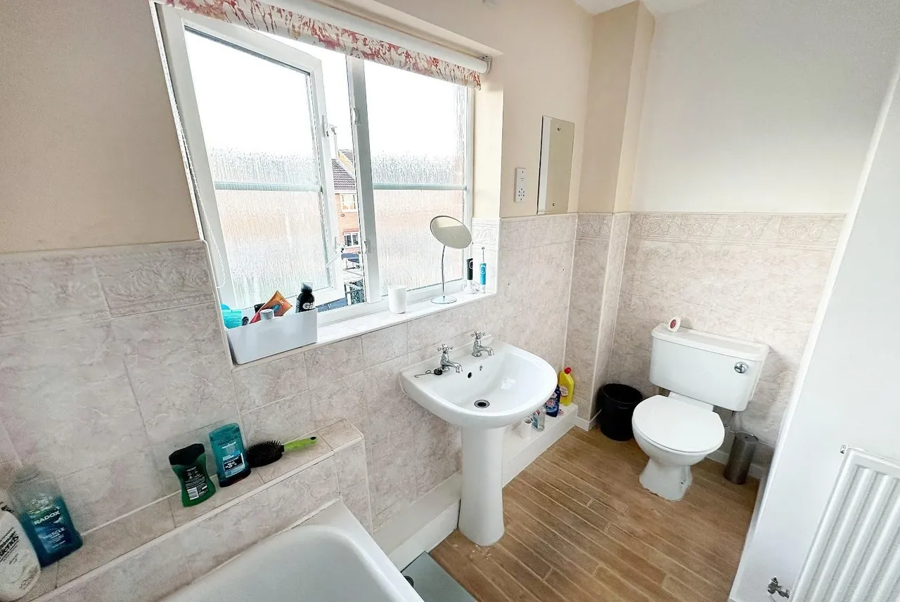 Inglesham Close, Baguley, Manchester M23 1LQ, photo 18