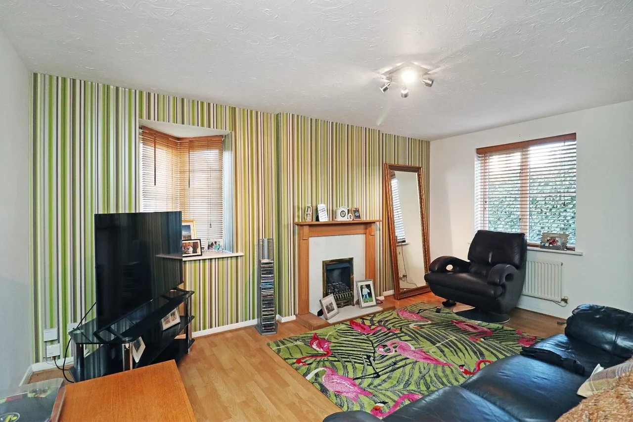 Inglesham Close, Baguley, Manchester M23 1LQ, photo 5