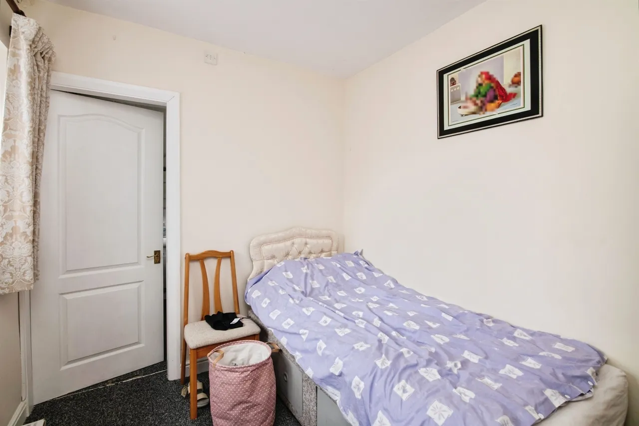 Gladstone Street, West Bromwich, photo 10