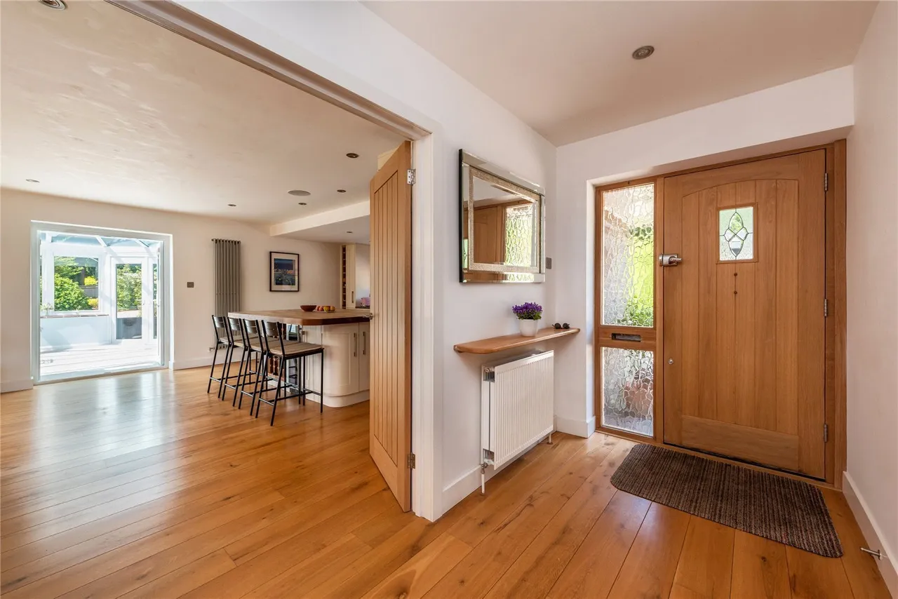 The Coombe, Betchworth, RH3, photo 11