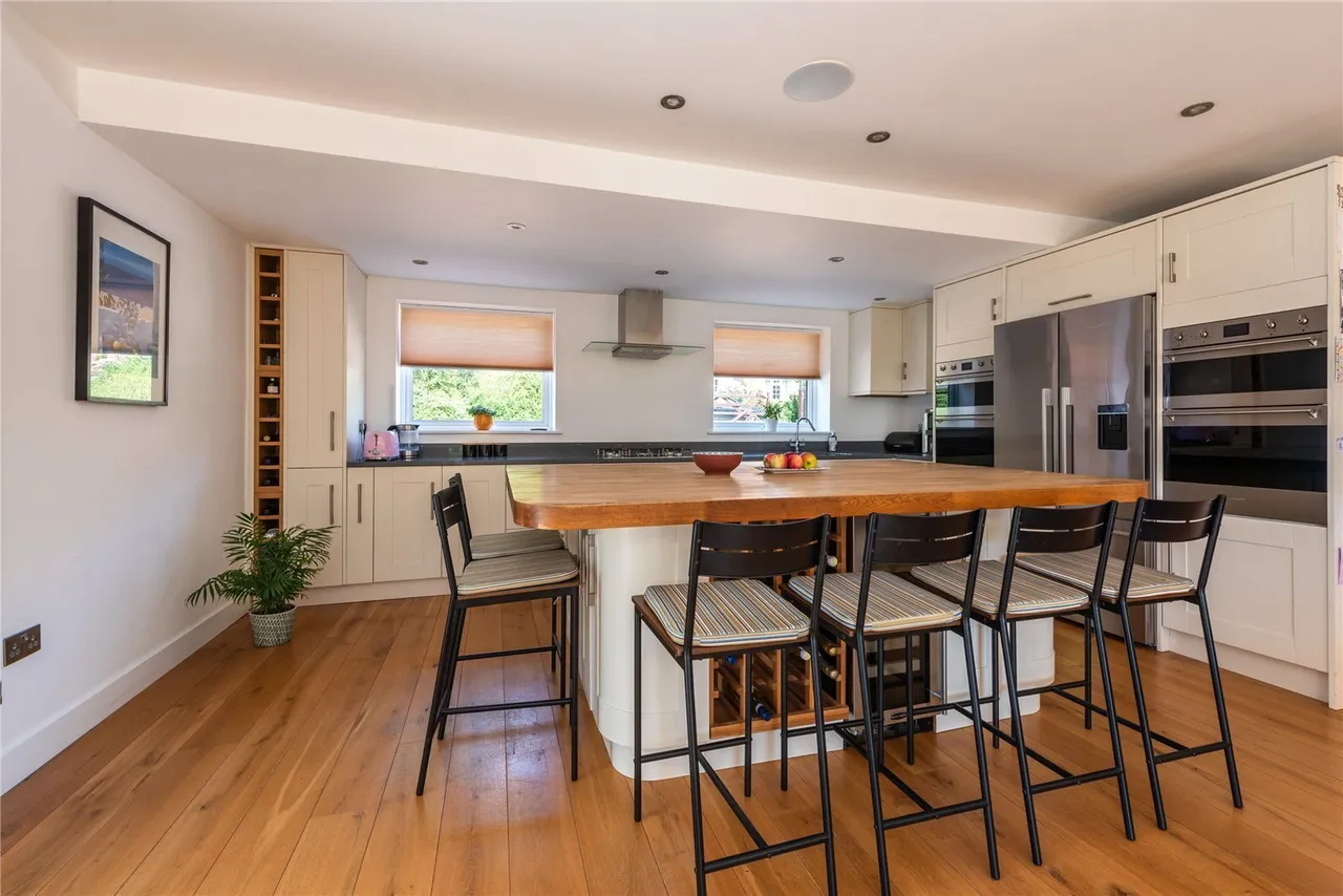 The Coombe, Betchworth, RH3, photo 8