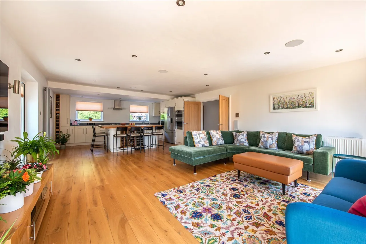 The Coombe, Betchworth, RH3, photo 10