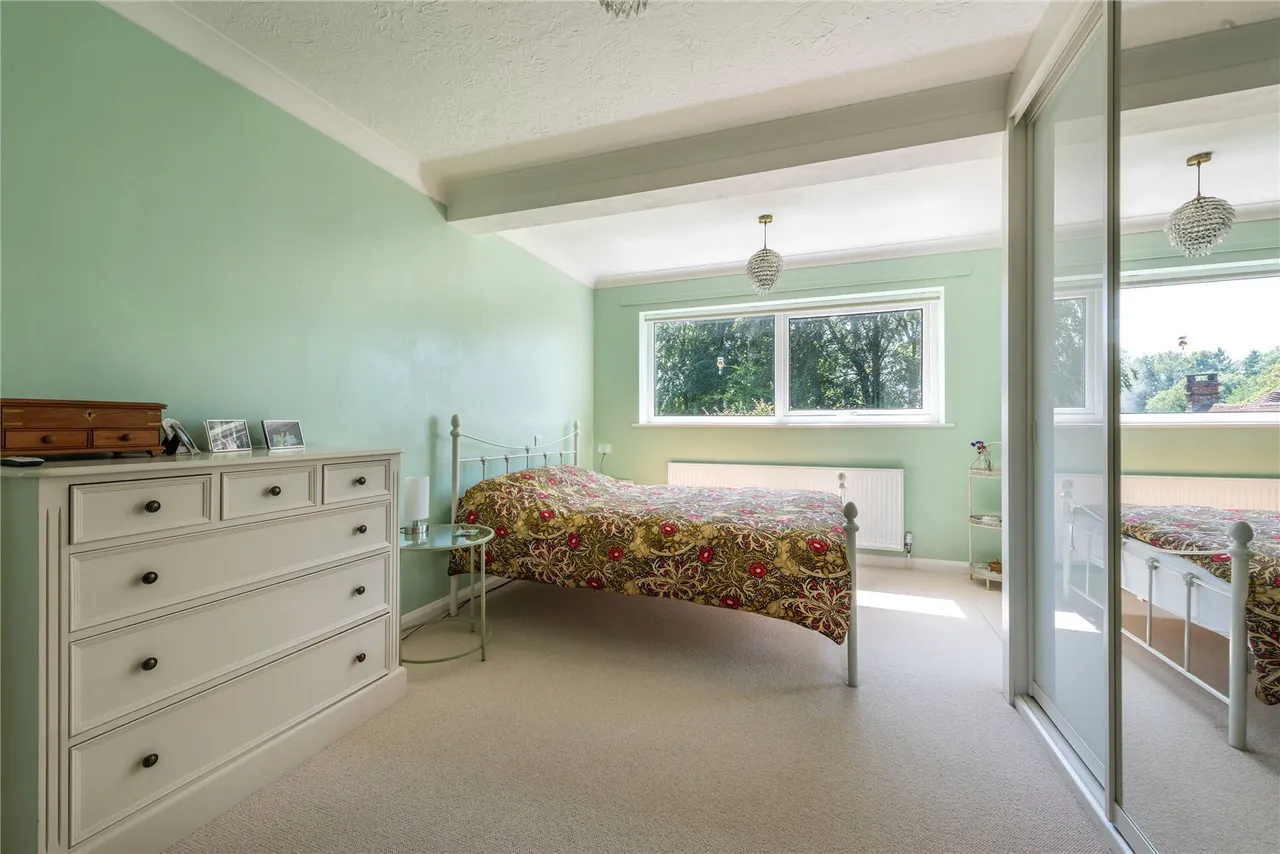 The Coombe, Betchworth, RH3, photo 16
