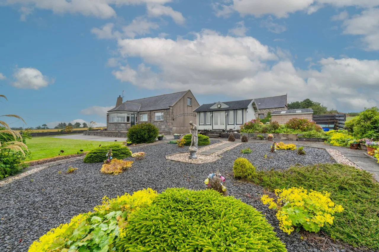 3 bed house for sale, Mormond View, Ardallie, AB42