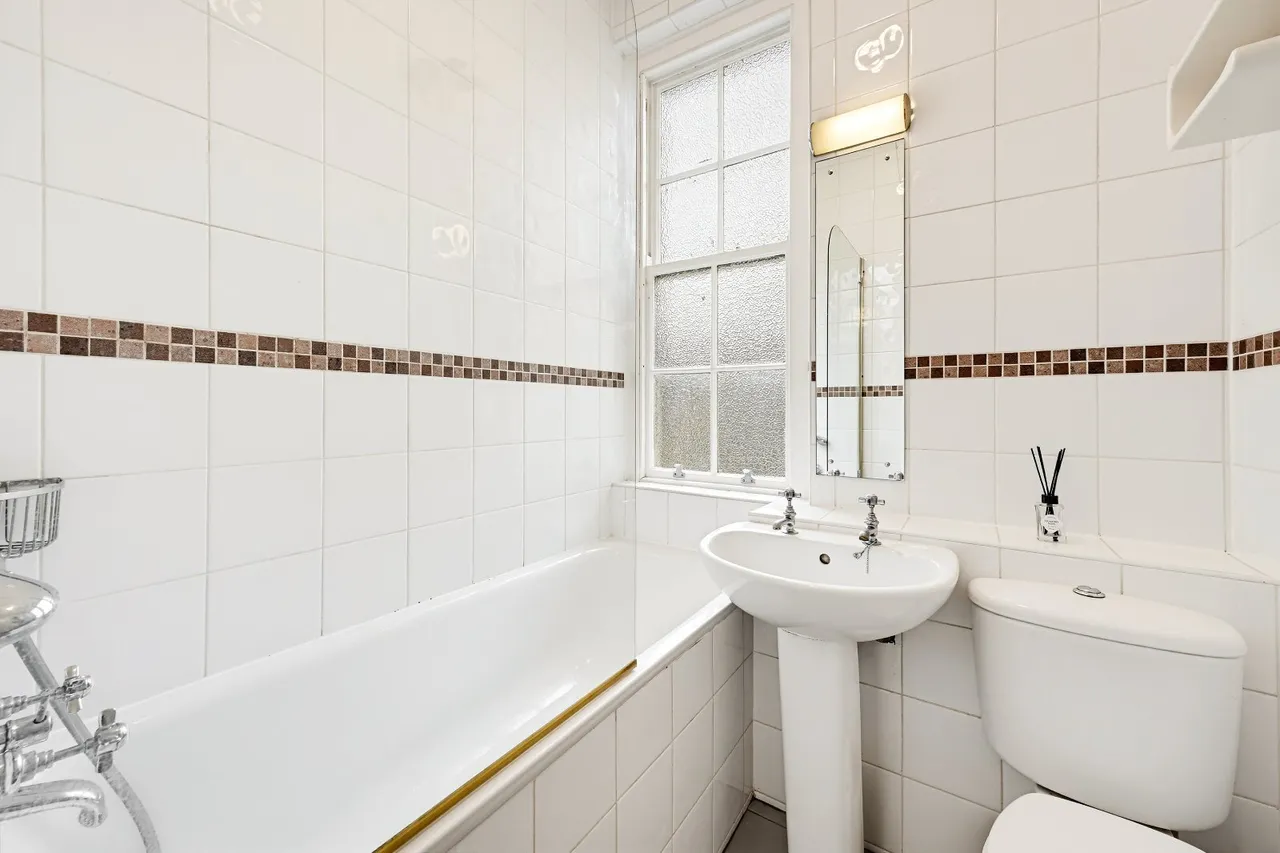 Queens Court, Queensway, W2, photo 7