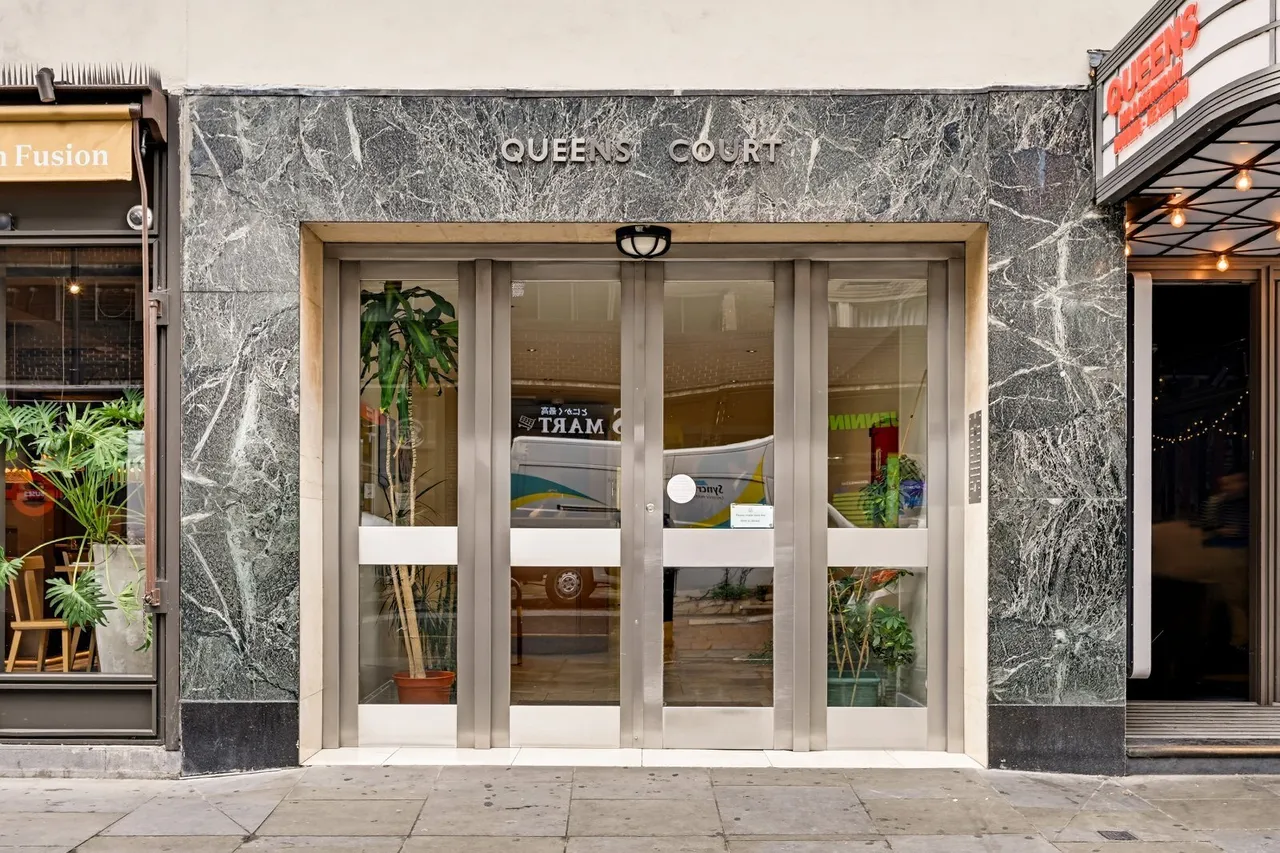 Queens Court, Queensway, W2, photo 9