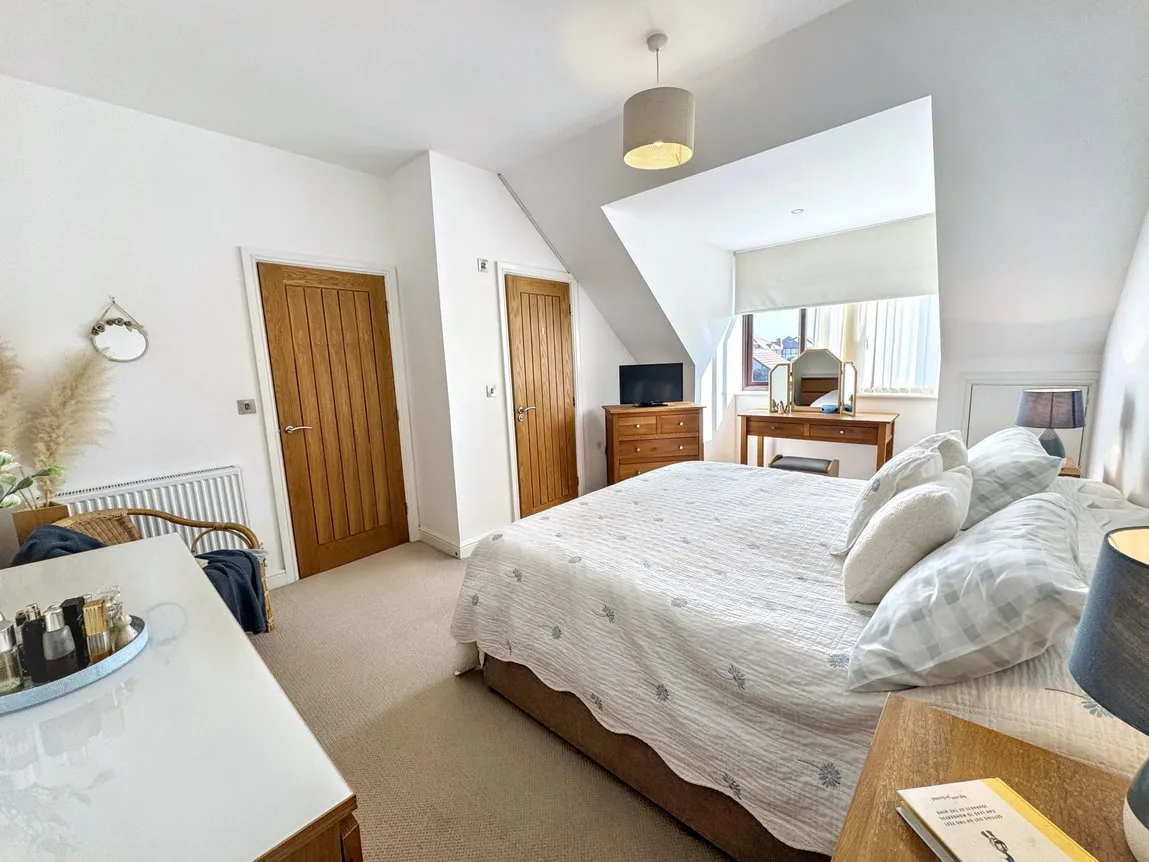Holywell Crescent, Kinmel Bay, Conwy, LL18 5HP, photo 16