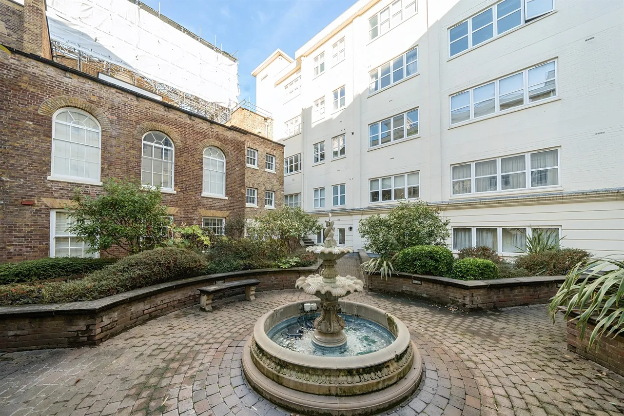 1 bed flat for sale — Kennington Lane, London
