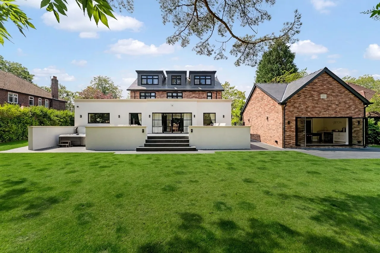 Chorley Hall Lane, Alderley Edge, SK9, photo 22