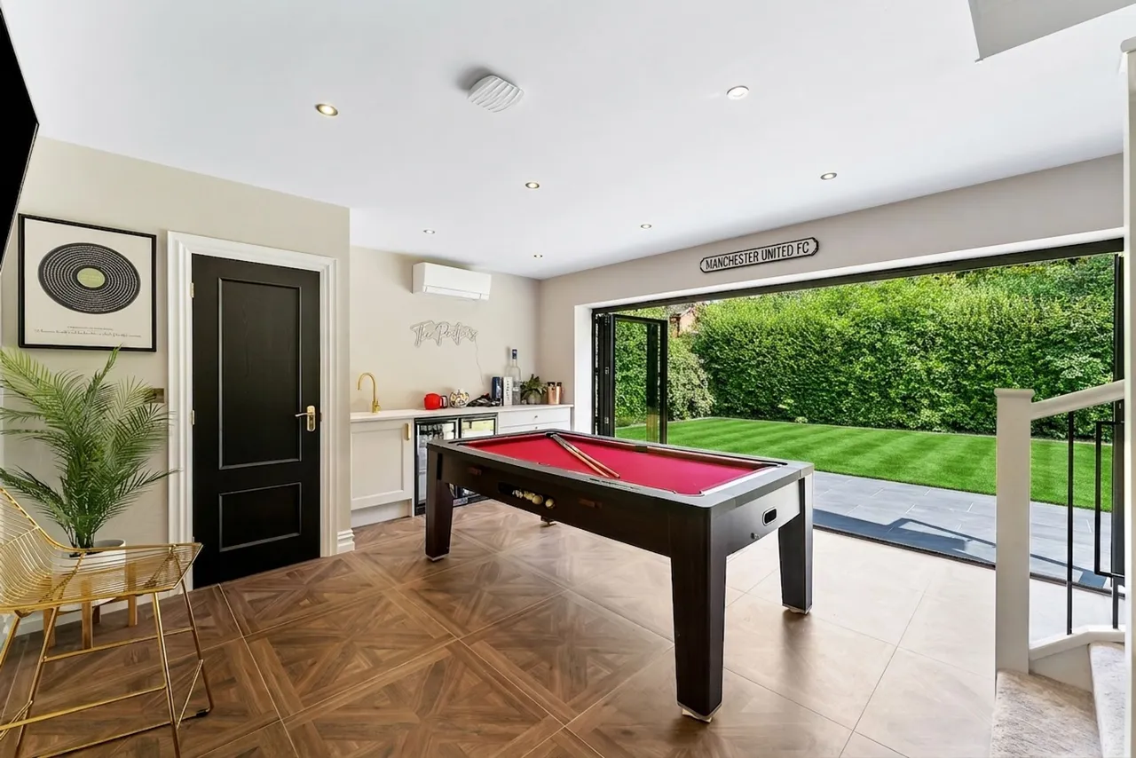 Chorley Hall Lane, Alderley Edge, SK9, photo 20