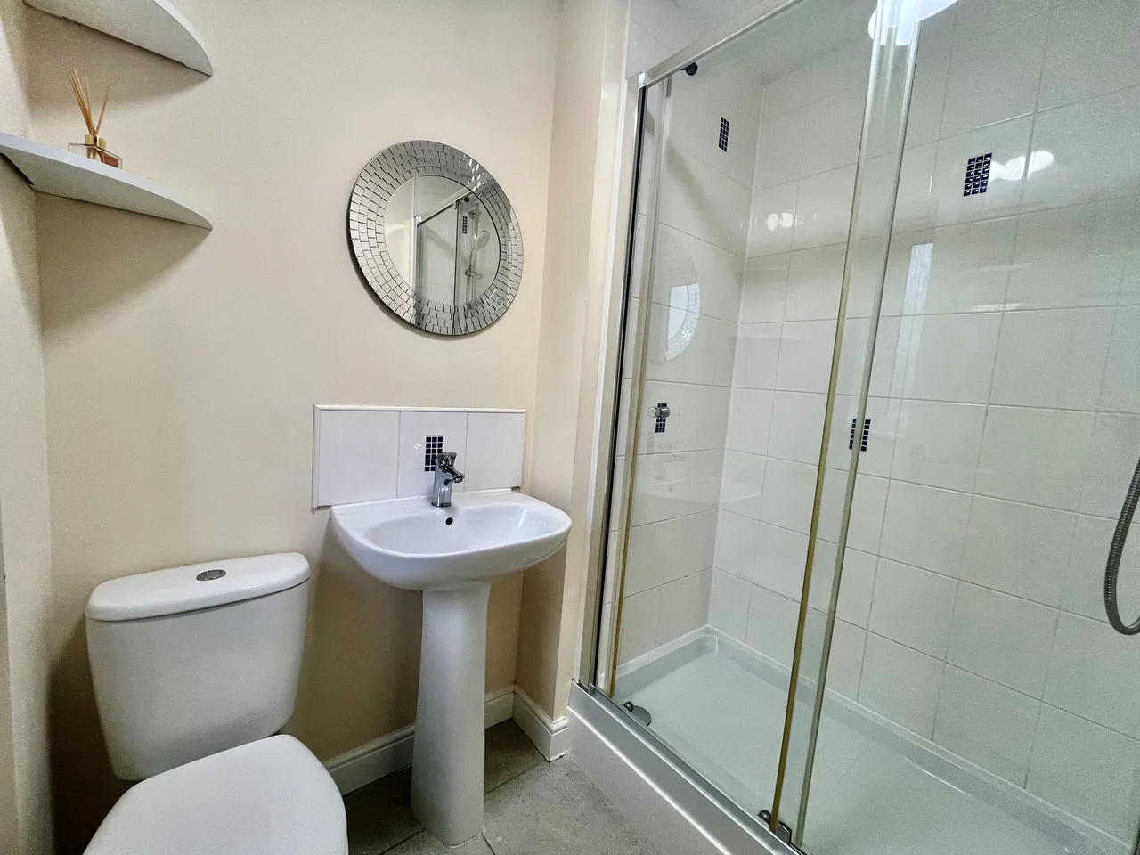 Oaklands Court, Leeds, LS8, photo 6